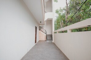 Exterior - Reddoorz Near Taman Palem (Jakarta)