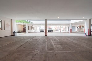 Ubetjent parkering (inkludert)