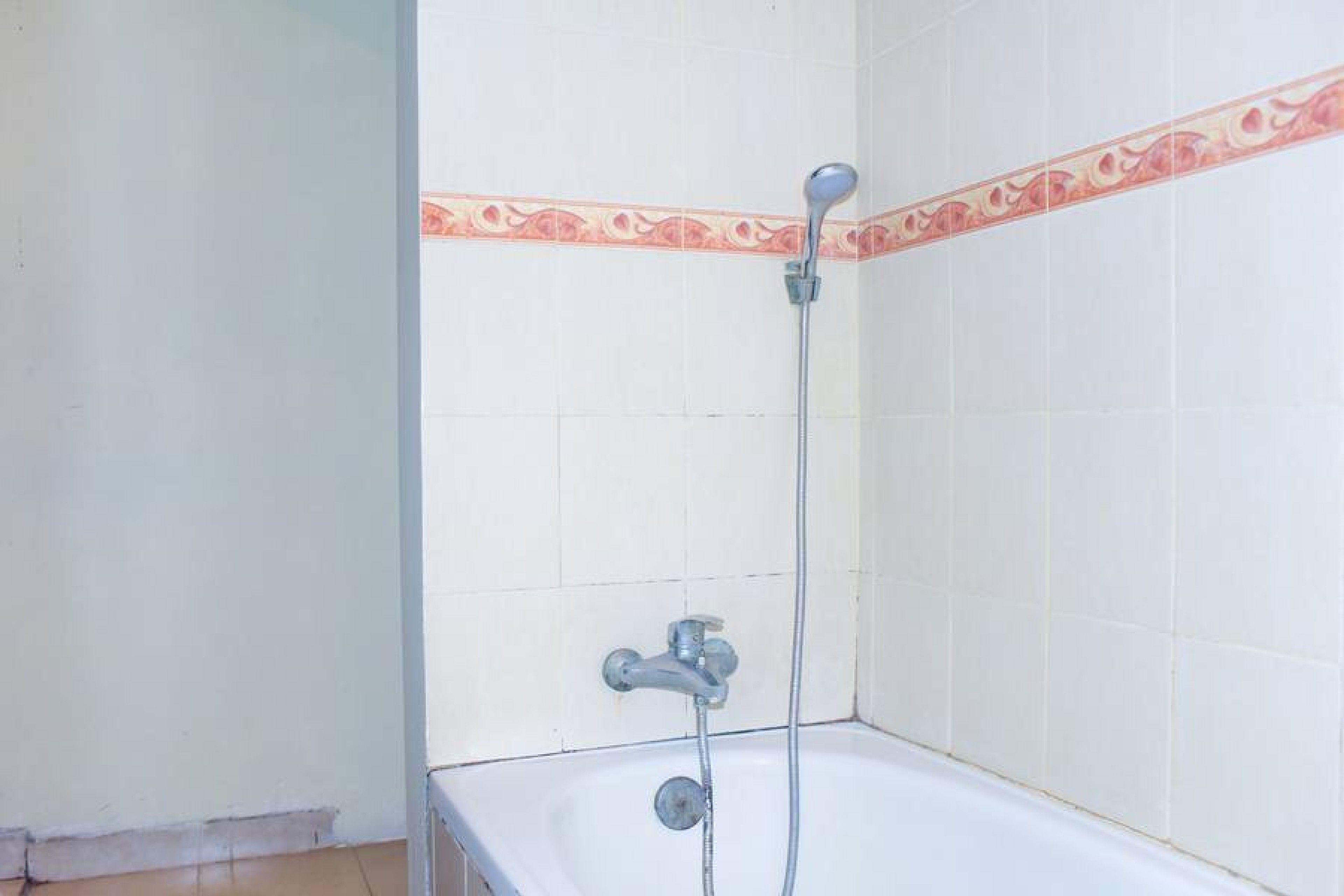 shower, free toiletries, towels