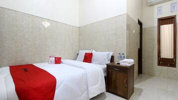Desk, free WiFi, bed sheets