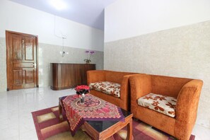 تلفزيون بشاشة مسطحة