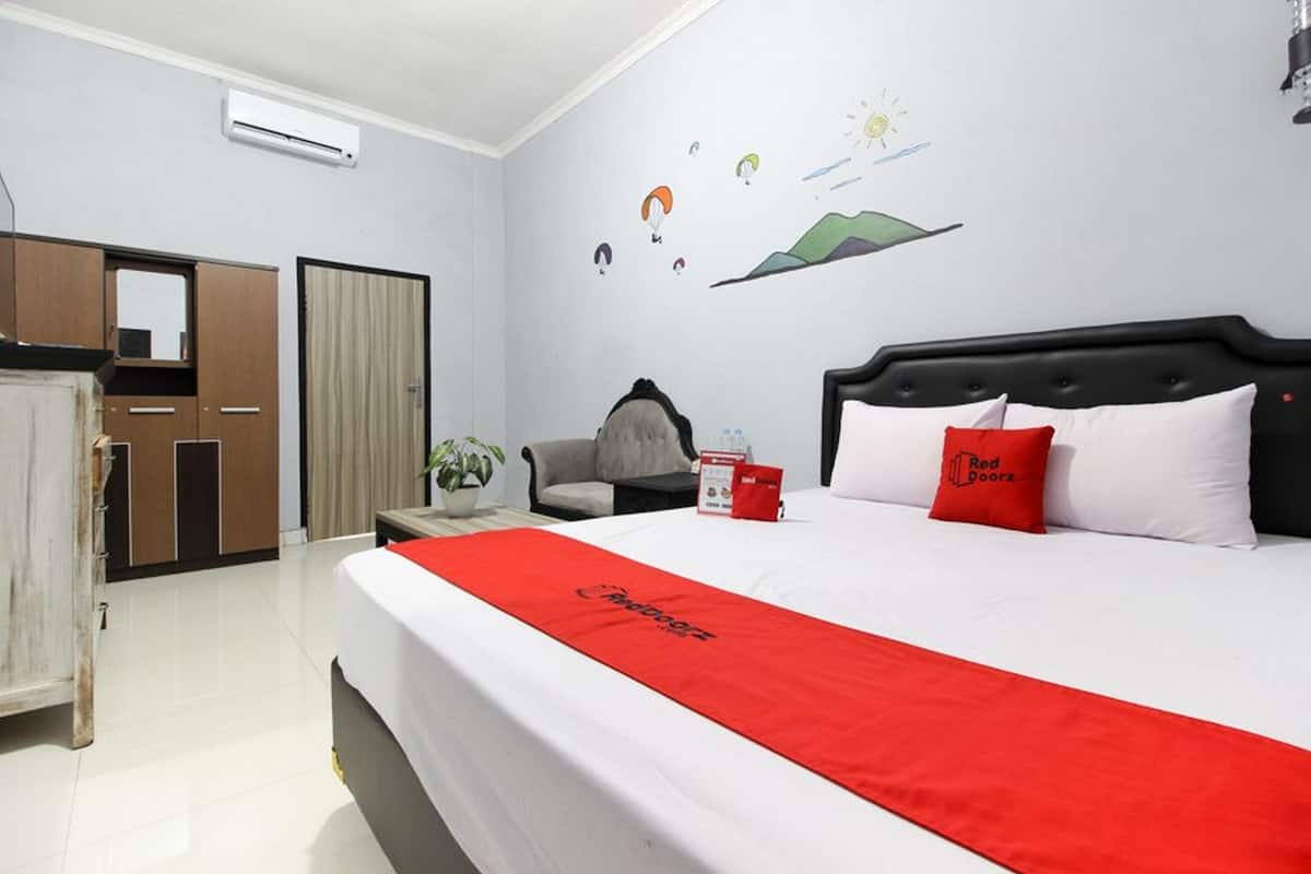 Deluxe Room | Desk, free WiFi, bed sheets