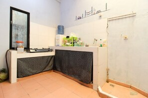 Interior detail - RedDoorz near Graha Saba UGM (Depok)