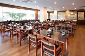 Petit déjeuner préparé sur commande servi tous les jours en supplément