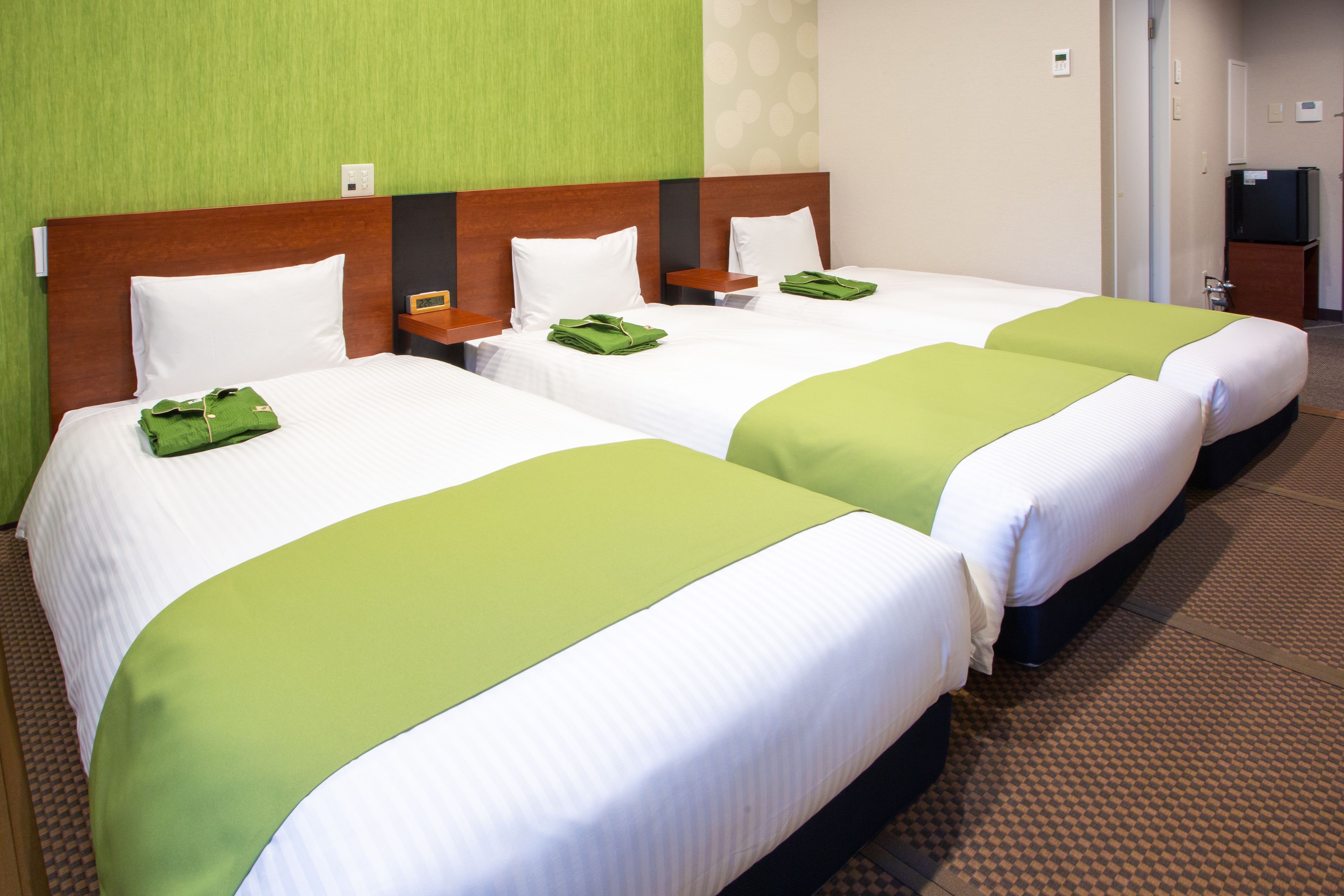 modern japanese style room | desk, laptop workspace, soundproofing, free wifi