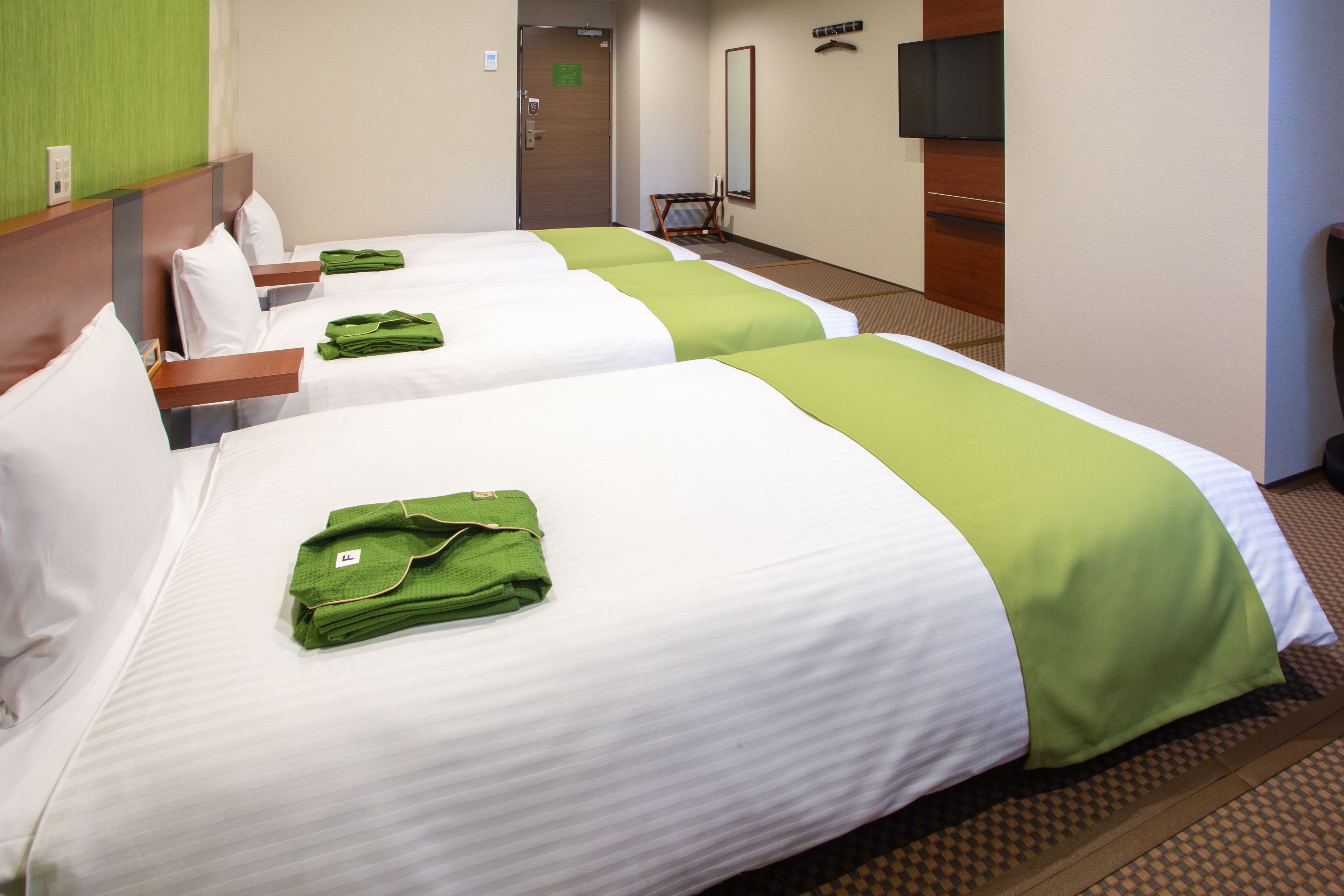 modern japanese style room | desk, laptop workspace, soundproofing, free wifi