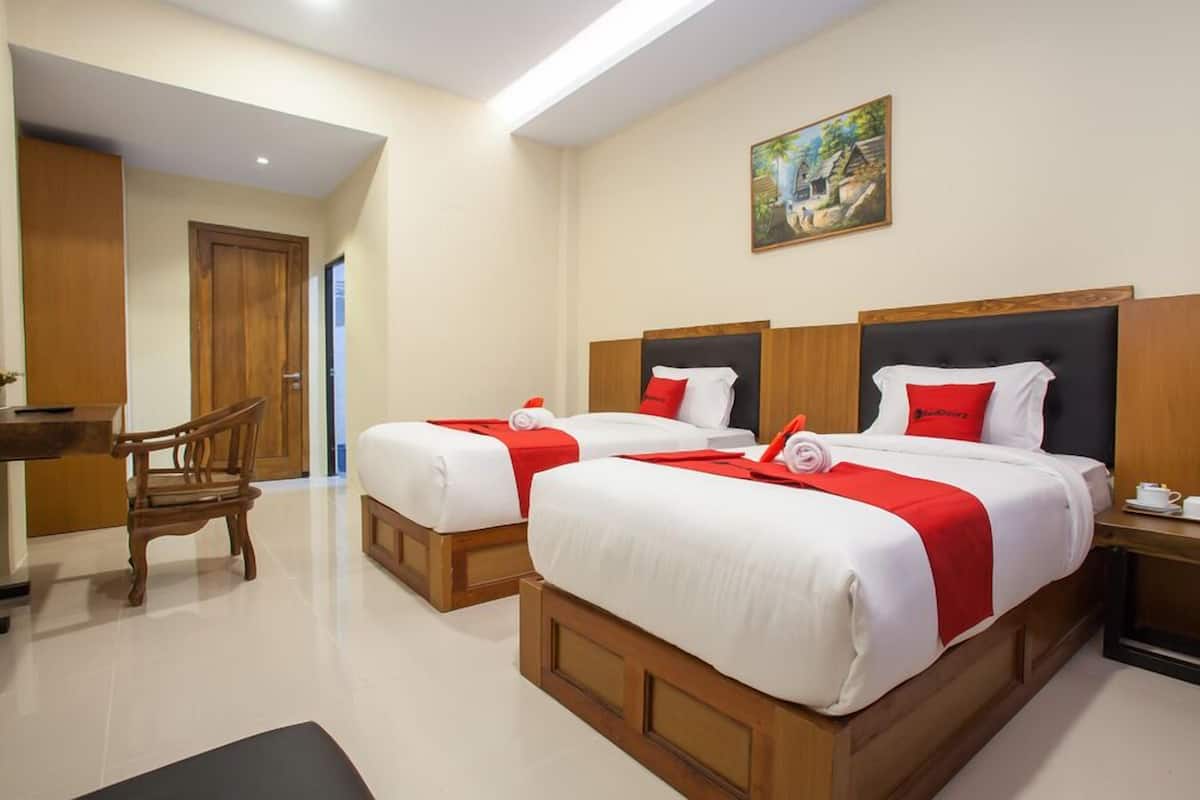 Desk, free WiFi, bed sheets