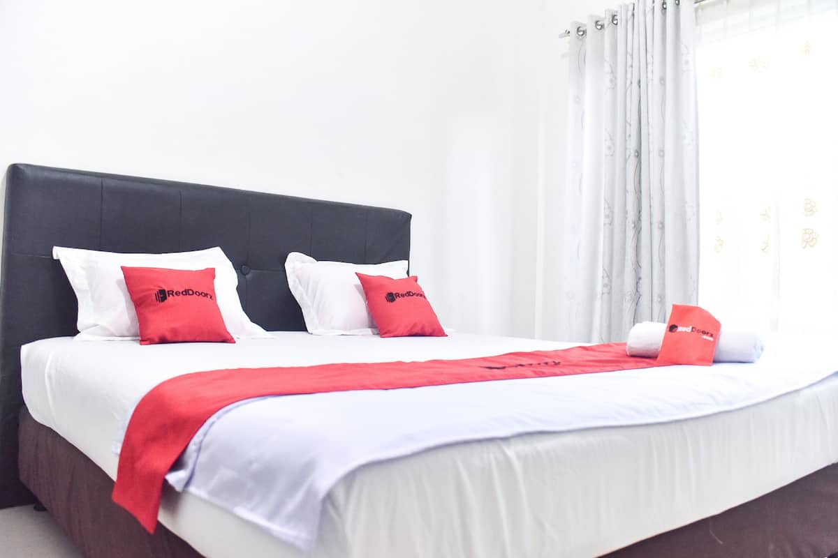 Double Room | Desk, free WiFi, bed sheets