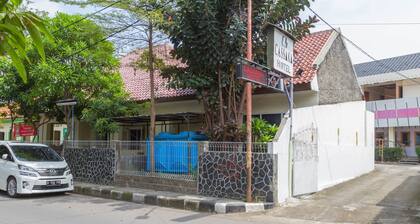 RedDoorz near Pasar Pagi Cirebon 2