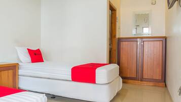 Desk, free WiFi, bed sheets