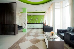 Lobby - RedDoorz near Pantai Pede (Labuan Bajo)