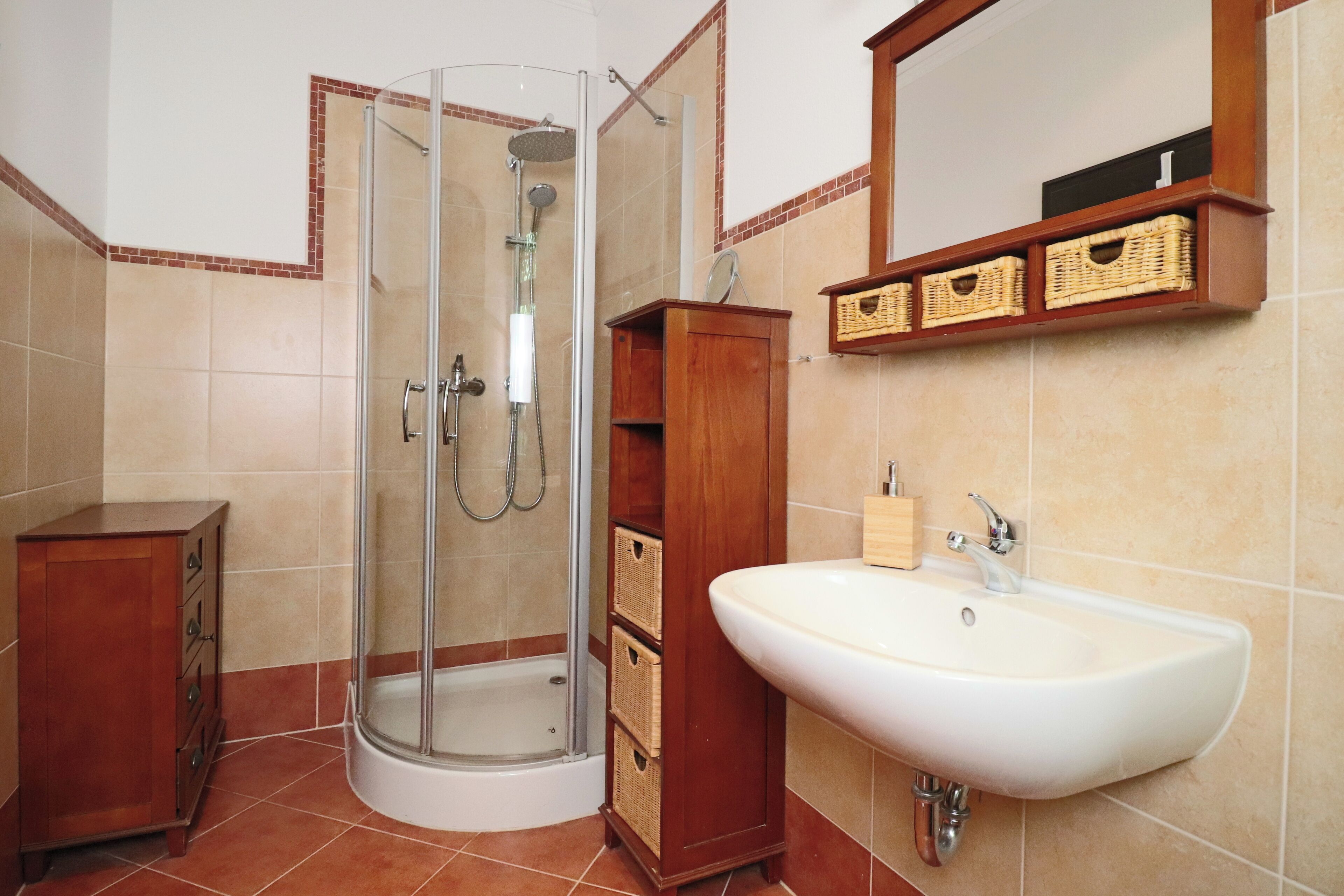 Comfort-Apartment, 1 Schlafzimmer, Balkon | Badezimmer | Dusche, Haartrockner, Handtücher, Seife