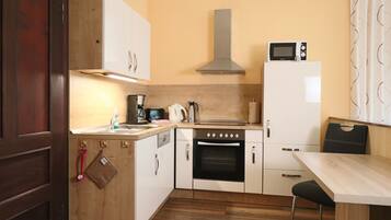 Comfort-Apartment, 1 Schlafzimmer, Balkon | Eigene Kochnische | Kühlschrank, Mikrowelle, Ofen, Herdplatte
