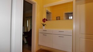 Unclassified image, 2 of 29, button - Villa Am Ehrensteig (Eisenach)