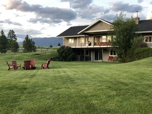 Exterior - Our Friends House- Quiet, Comfortable Retreat on 5 acres (Kalispell)