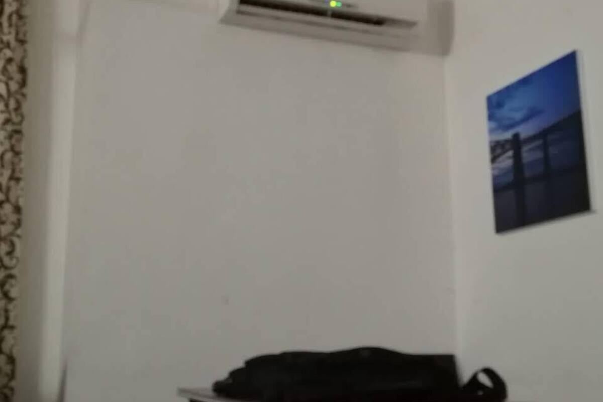 Coffres-forts dans les chambres, bureau, fer et planche à repasser