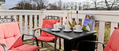 تناول الطعام بالخارج