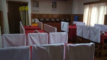 Daily buffet breakfast (USD 6 per person)