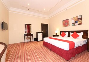 Desk, blackout curtains, iron/ironing board, free WiFi - Dar Raies Hotel  (Makkah)