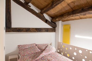 Quarto casal | Wi-Fi de cortesia, roupa de cama