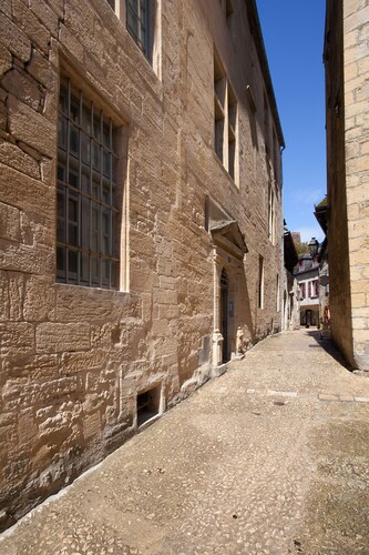 APARTMENT OF STANDING THE GENIS