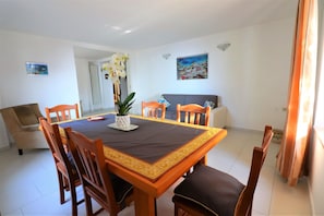 Superior-Apartment, 3 Schlafzimmer | Esszimmer