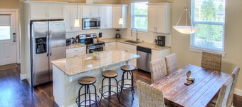 Salty Paws - Oyhut Bay Seaside Village