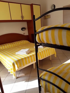 In-room safe, bed sheets