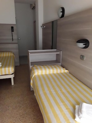 Twin Room, 2 Single Beds