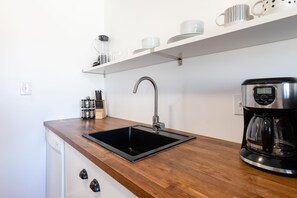 Fridge, microwave, oven, stovetop - C2- Spotless Designer King Suite Home with View (Desert Hot Springs)