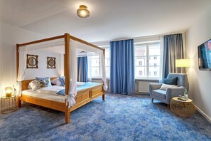 Individuelt dekorert, individuelt innredet og skrivebord