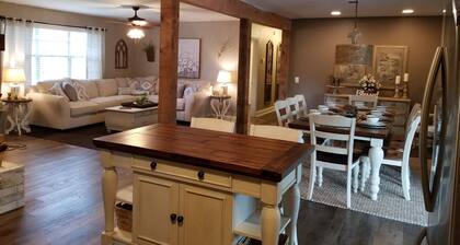 Greer’s Ferry Lake & Little Red River Cabin