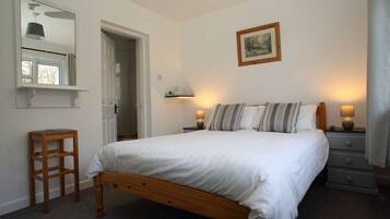 1 غرفة نوم وخزنة داخل الغرفة ومكواة/لوح كي وواي فاي مجانًا