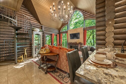 Romance-Grande Old World-Lux Hot Tub-Kayaks-Private Spa w/ Massage Chair & Sauna