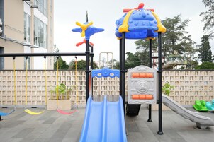 Área de juegos infantiles al aire libre