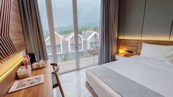 Quarto premier, 1 cama de casal, sacada, vista para a montanha | Sacada