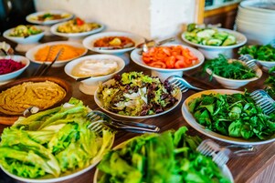 包含每日自助早餐
