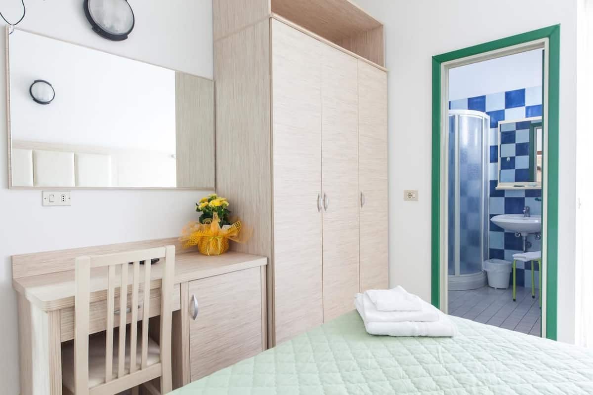 1 bedroom, in-room safe, bed sheets
