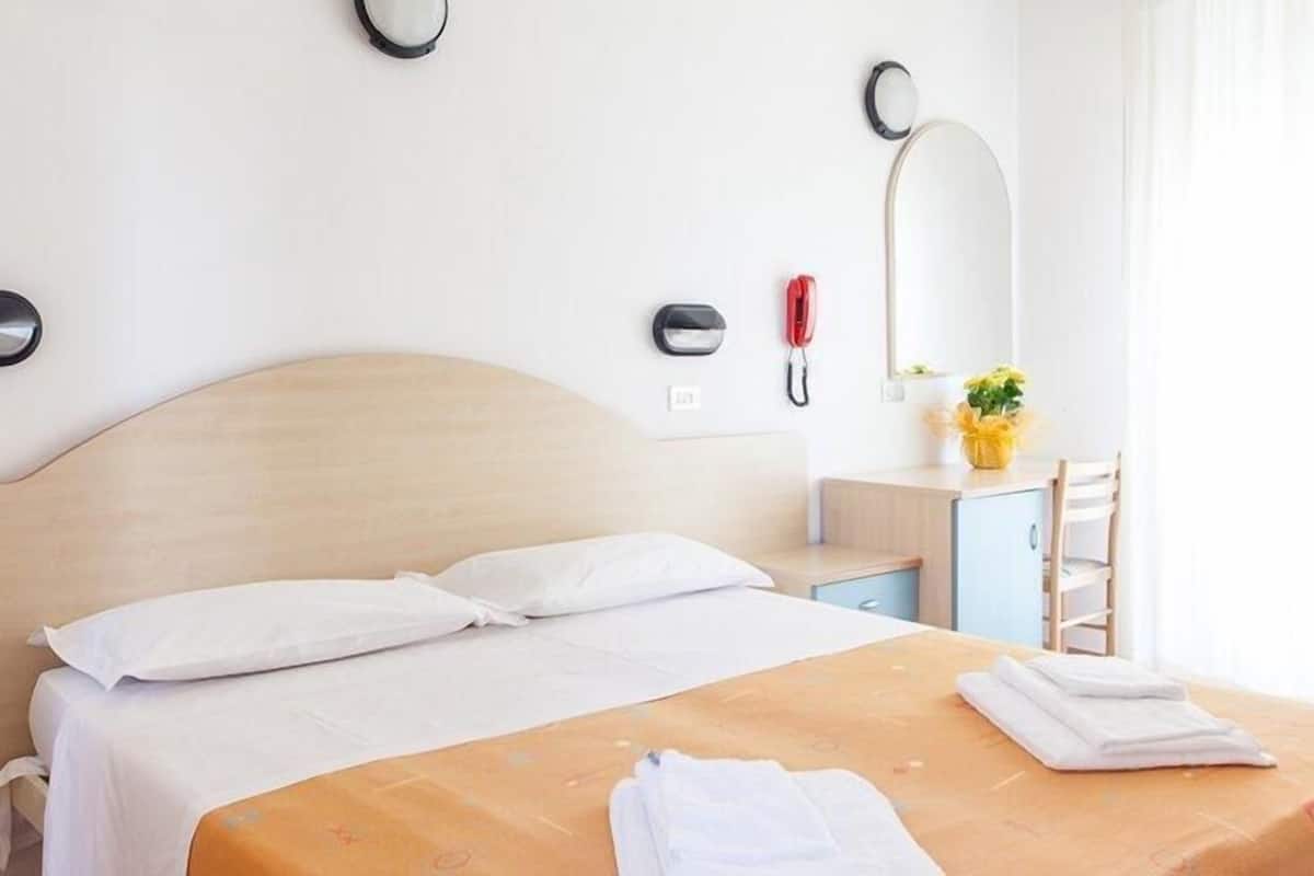 1 bedroom, in-room safe, bed sheets