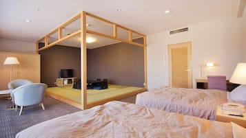 Comfort Room, Bathtub Grab Bars | Desk, blackout drapes, free WiFi, bed sheets