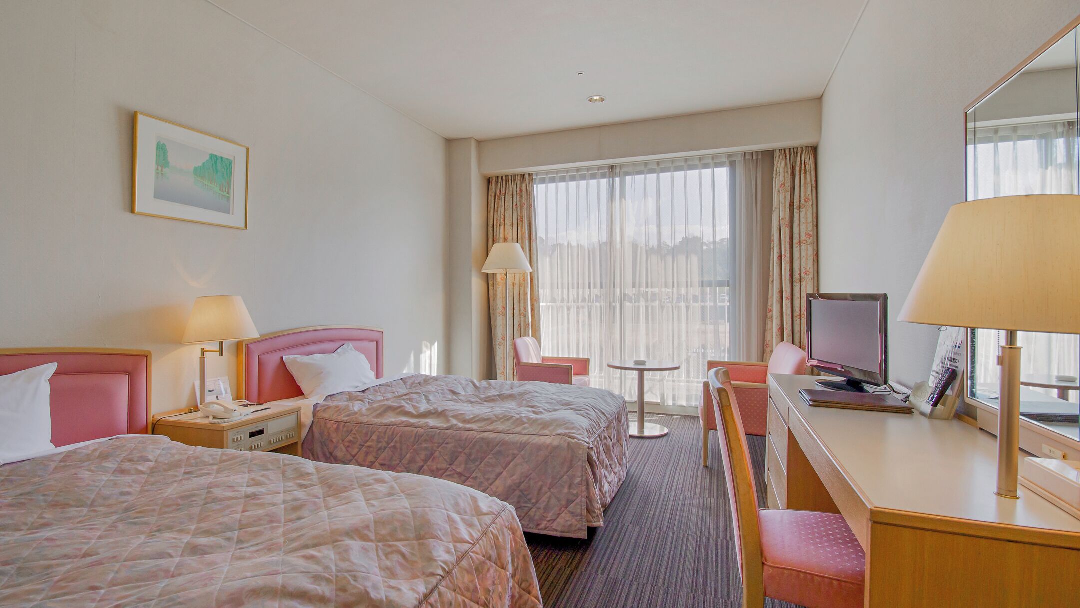 Standard Twin Room | Desk, blackout drapes, free WiFi, bed sheets