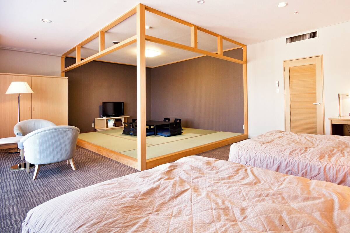 Comfort Room, Bathtub Grab Bars | Desk, blackout curtains, free WiFi, bed sheets
