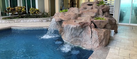 Piscine extérieure, piscine chauffée