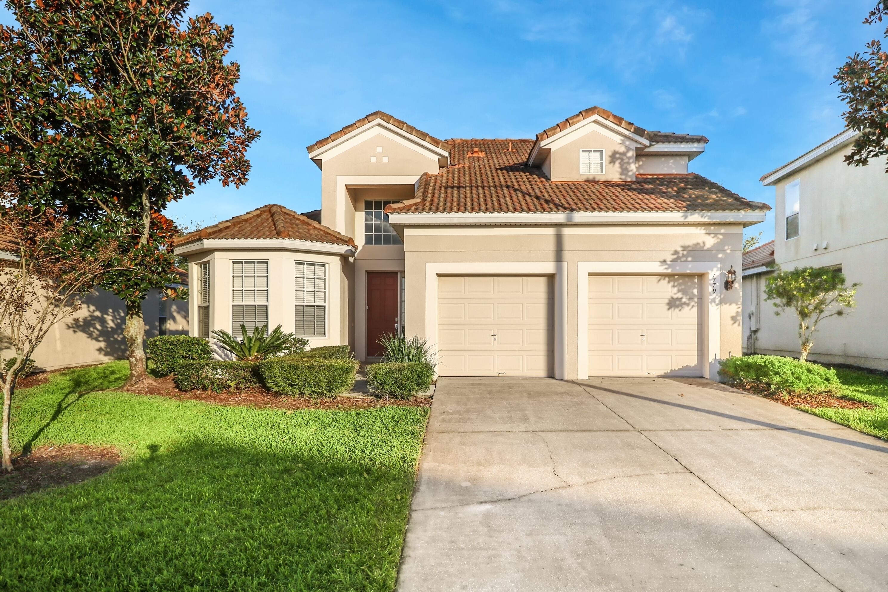 Renovated Jan 2024 5BR luxury villa in Grand Windsor Hills, 5-Star gated resort