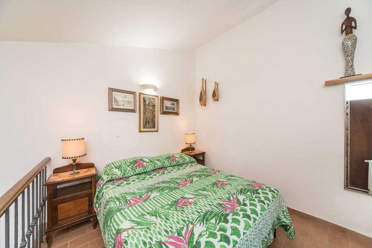 Duplex, 1 quarto (Canicciaia) | Ferros/tábuas de passar roupa, Wi-Fi de cortesia, roupa de cama