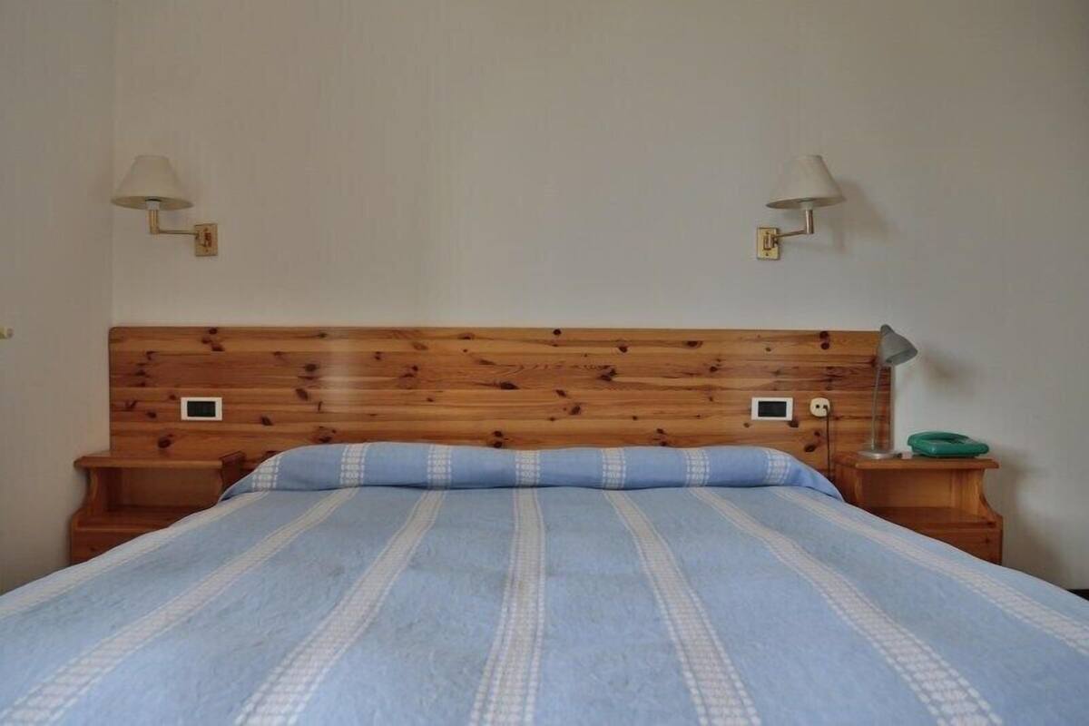 Caja de seguridad en la habitación, camas extra y ropa de cama