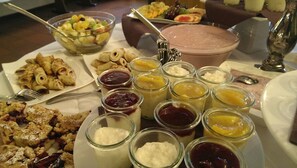 Breakfast buffet - Junker van der Spekken (Bad Zwischenahn)