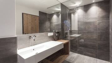 Chalet | 8 kamar tidur, brankas, kedap suara, dan Wi-Fi gratis