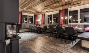 Chalet | Living area | Flat-screen TV - Alpenchalet Montafon (Vandans)