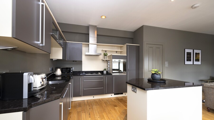 JOIVY 5-star Luxurious George Street Apartment